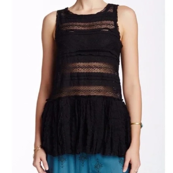 Intimately Free People black pucker lace cami/tank top - Picture 2 of 6